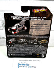 Hot Wheels Premium Pop Culture BATMAN ~ 1940’s Batmobile 2011