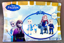 *2013 Disney Frozen Anna Elsa Petite Deluxe Collector Giftset