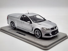 DDA Collectibles 1:24 Holden HSV VF Maloo Ute R8 Silver Nitrate