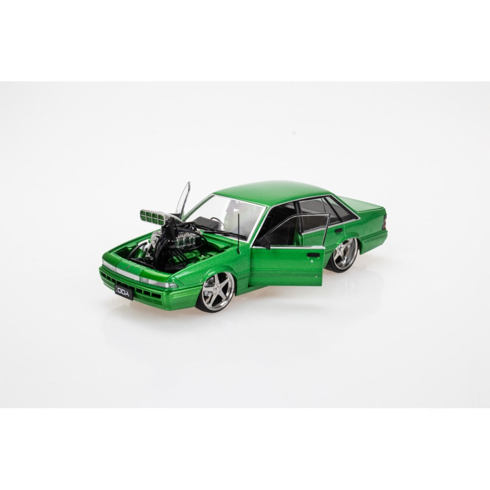 1:24 Osiris Green Supercharged Holden VL Calais Fully Detailed Diecast Car