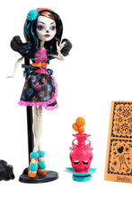 Monster High Classroom Art Class Skelita Calaveras Doll MATTEL