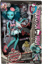 Monster High Frights, Camera, Action Hauntlywood HONEY SWAMP Doll MATTEL TOYS